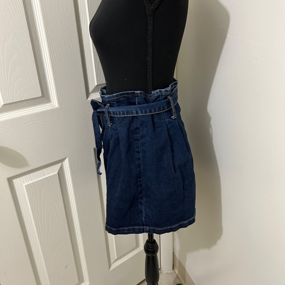 Altar'd State Dark Wash Denim Paper Bag Mini Skirt Size Medium - Picture 2 of 9